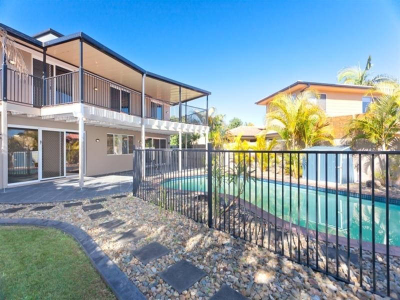 14 Bermuda Street, Broadbeach Waters QLD 4218