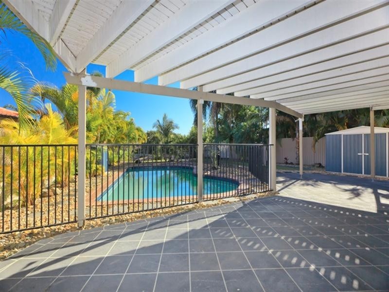 14 Bermuda Street, Broadbeach Waters QLD 4218