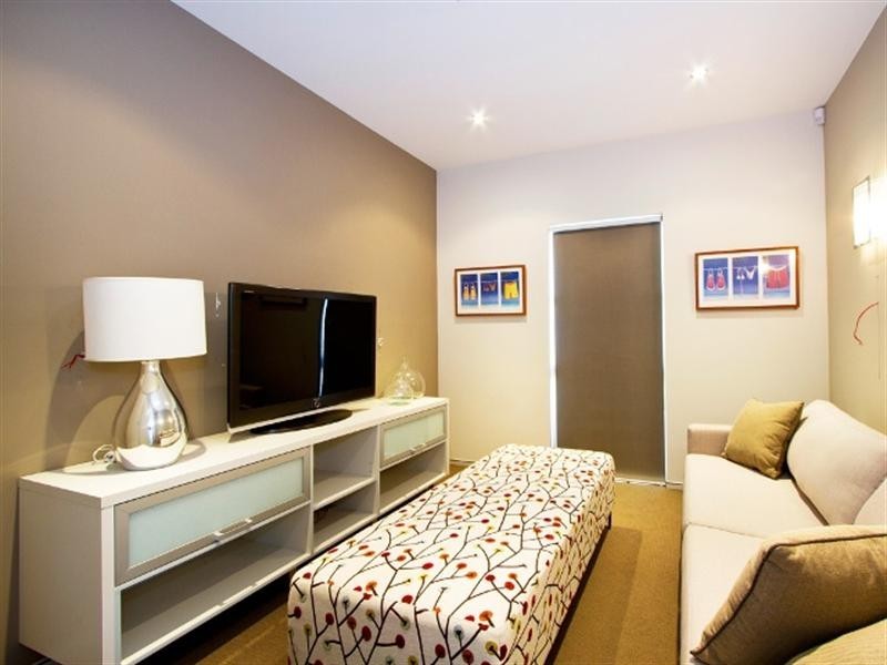 2/145 Palm Meadows Drive, Carrara QLD 4211