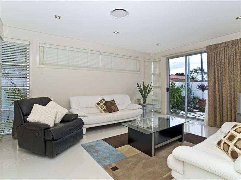 29 Hilda Street, Mermaid Beach QLD 4218