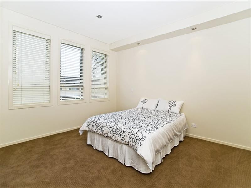 29 Hilda Street, Mermaid Beach QLD 4218