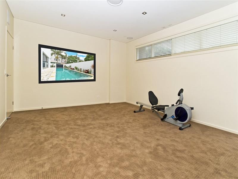 29 Hilda Street, Mermaid Beach QLD 4218