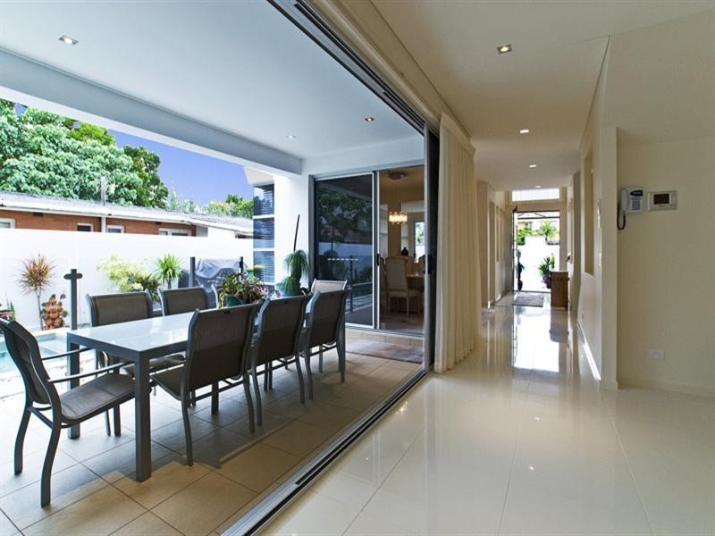 29 Hilda Street, Mermaid Beach QLD 4218