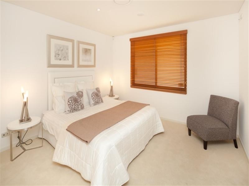 1/1 Wave Street, Mermaid Beach QLD 4218