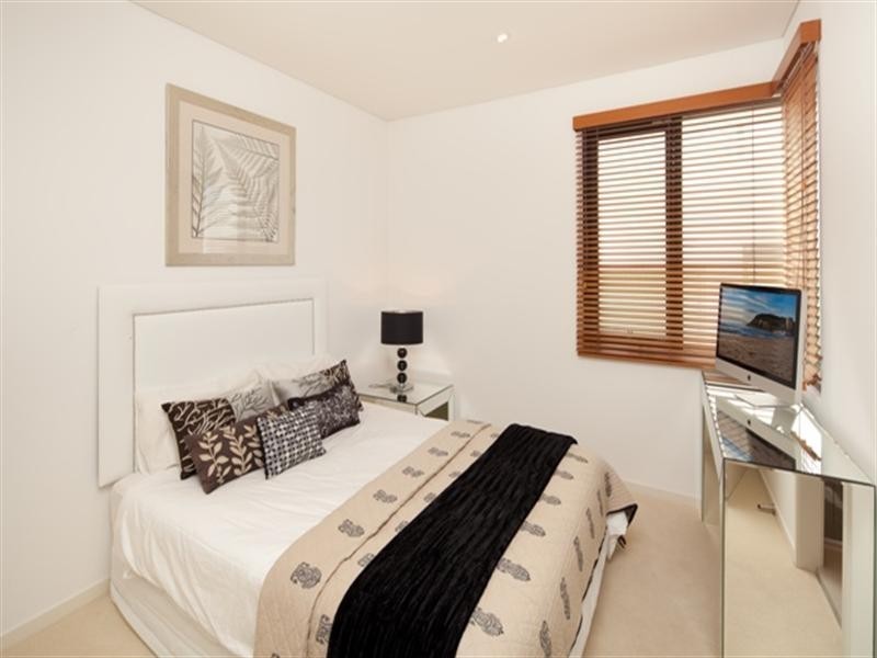 1/1 Wave Street, Mermaid Beach QLD 4218