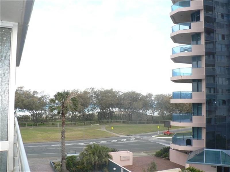 204/3458 Main Beach Parade, Surfers Paradise QLD 4217