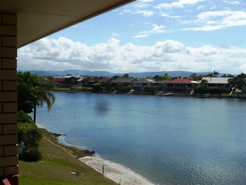 4/8 Aquila Court, Mermaid Waters QLD 4218