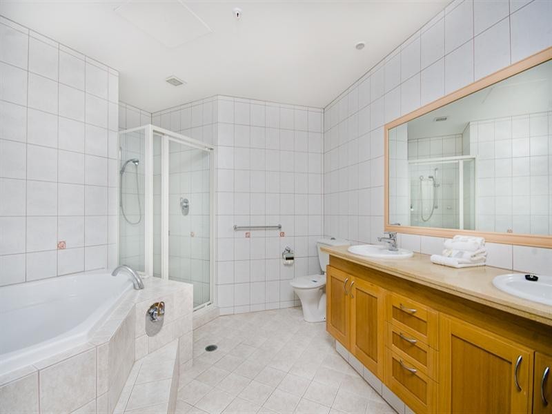 88 ‘Oceana on Broadbeach’, 100 Old Burleigh Road, Broadbeach QLD 4218