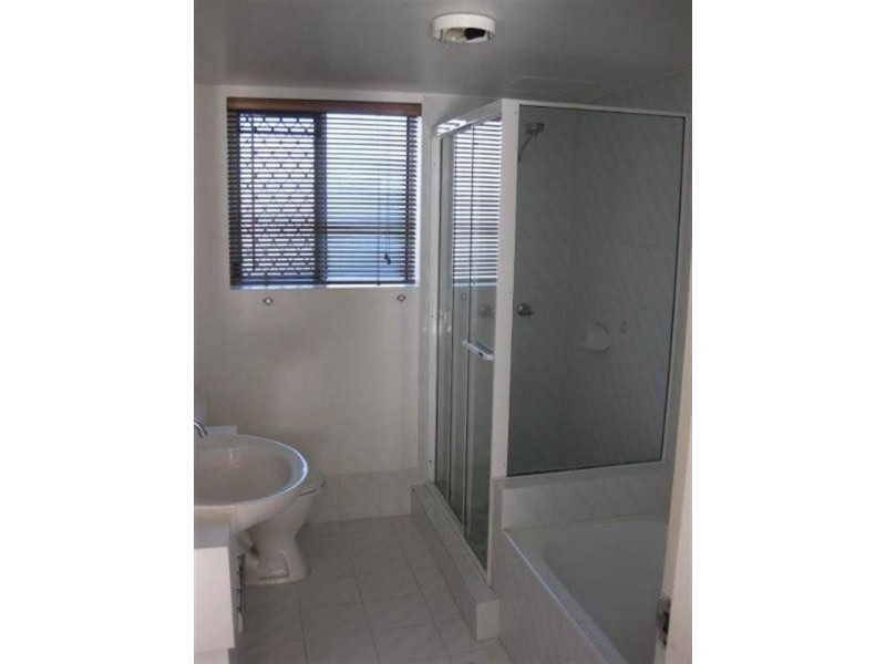 2/9 Francis Street, Mermaid Beach QLD 4218