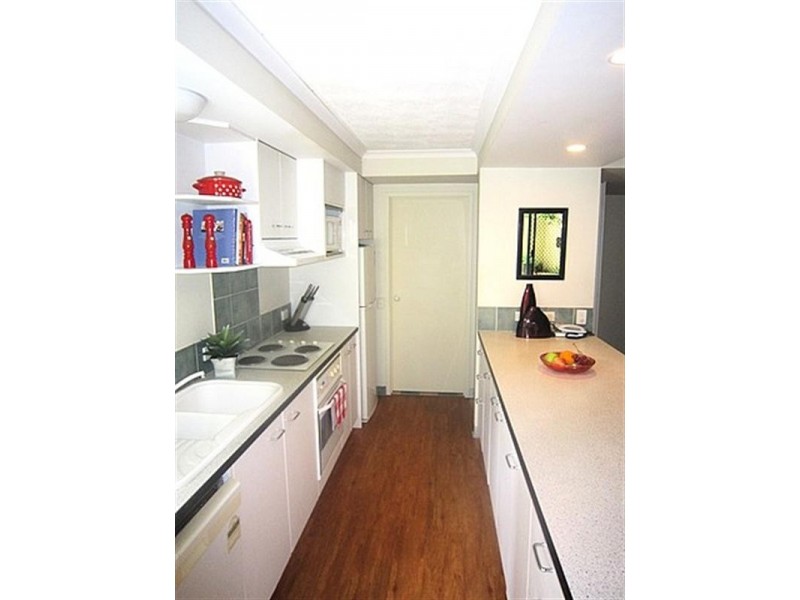 2/33 Australia Avenue, Broadbeach QLD 4218