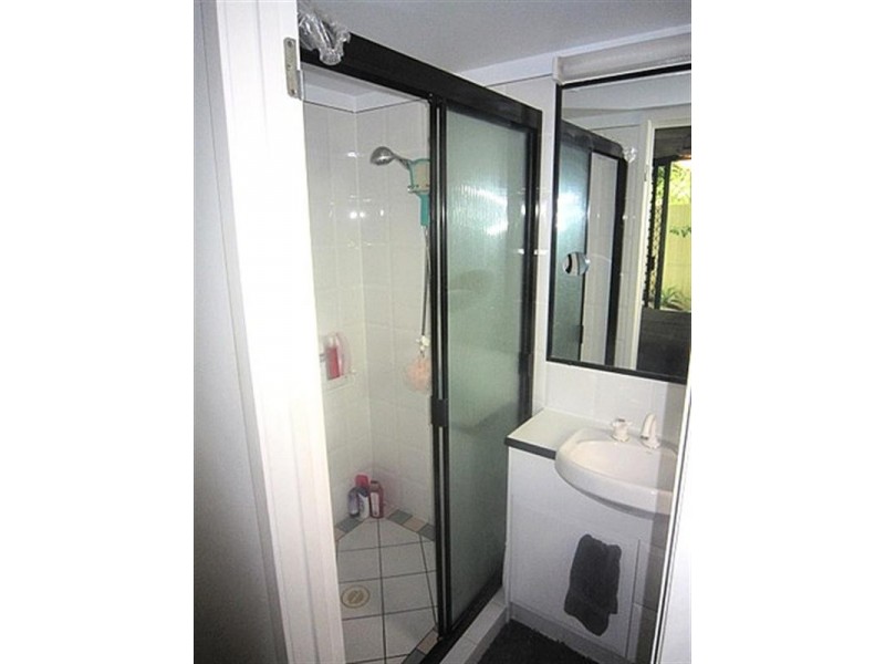 2/33 Australia Avenue, Broadbeach QLD 4218