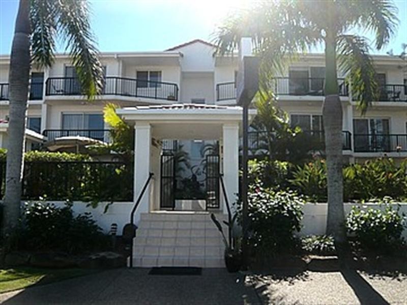 10/15 Surf Street, Mermaid Beach QLD 4218