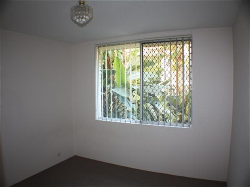 2/280 Hedges Avenue, Broadbeach QLD 4218