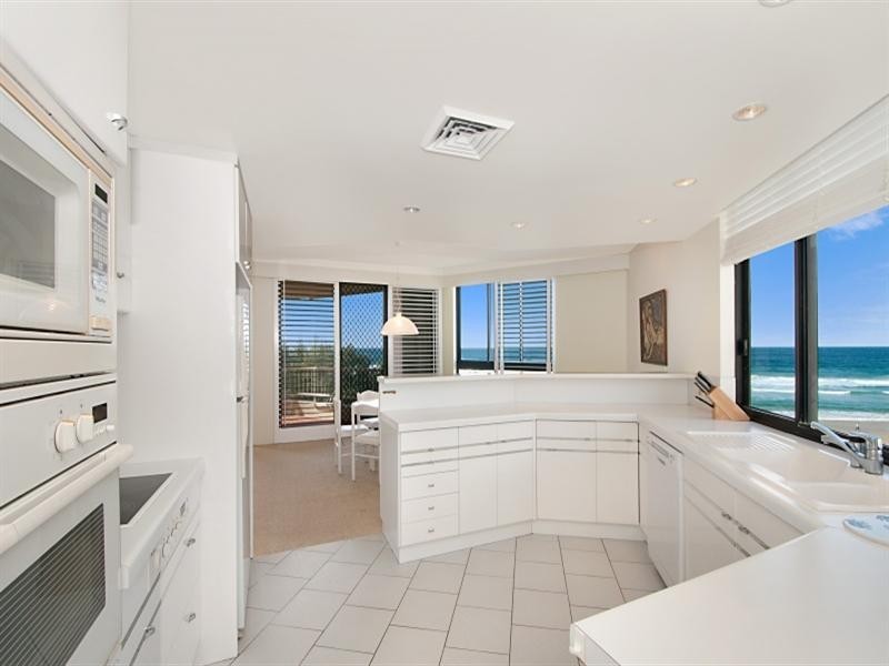 4 ‘On the Park’, 255 Hedges Avenue, Mermaid Beach QLD 4218