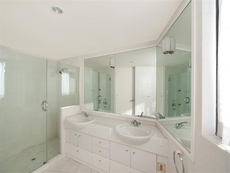 4 ‘On the Park’, 255 Hedges Avenue, Mermaid Beach QLD 4218