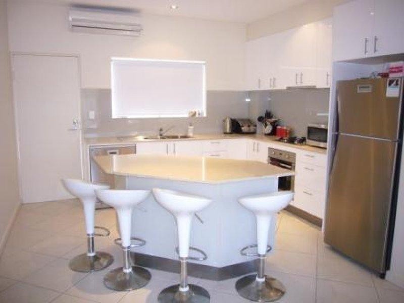 1B Bradbrook Street, Southport QLD 4215