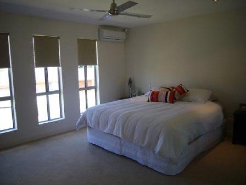 1B Bradbrook Street, Southport QLD 4215