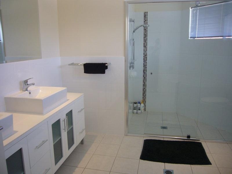 1B Bradbrook Street, Southport QLD 4215