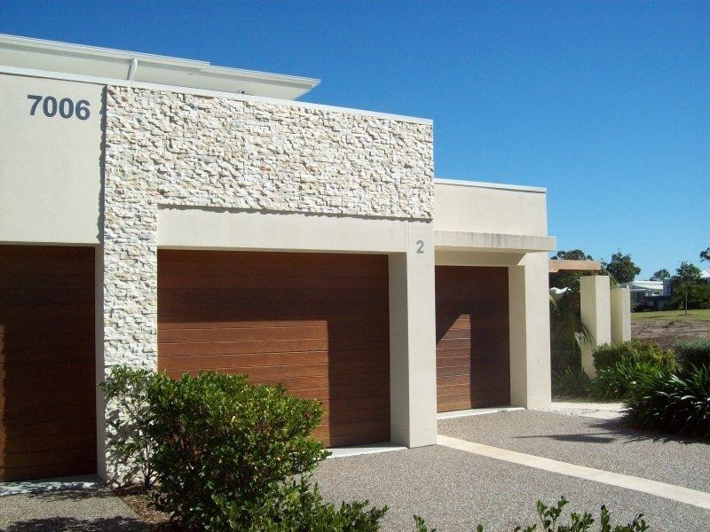 7006B Vista Drive, Benowa QLD 4217