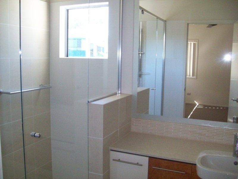 7006B Vista Drive, Benowa QLD 4217