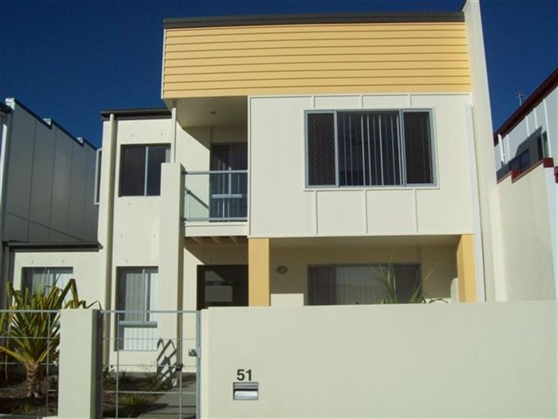 51/51 Sickle Avenue, Hope Island QLD 4212