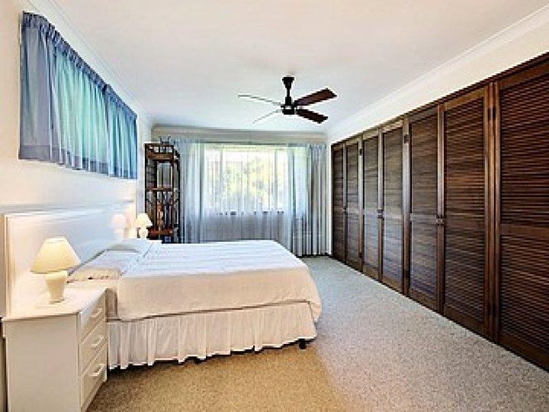 5 Hokitika Street, Broadbeach Waters QLD 4218