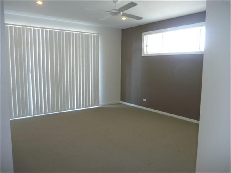 5011A Riverwood Grove, Benowa QLD 4217