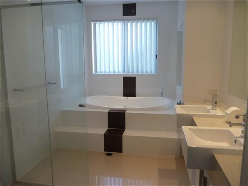 5011A Riverwood Grove, Benowa QLD 4217