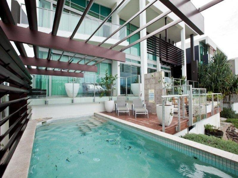 24 Ephraim Island Parade, Paradise Point QLD 4216