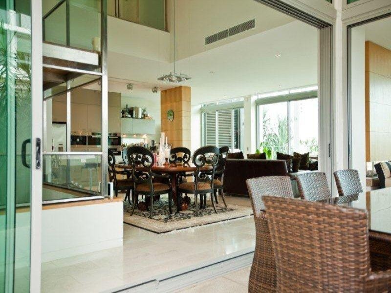 24 Ephraim Island Parade, Paradise Point QLD 4216