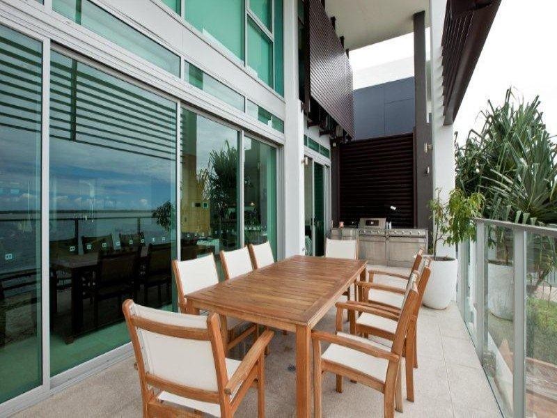 24 Ephraim Island Parade, Paradise Point QLD 4216