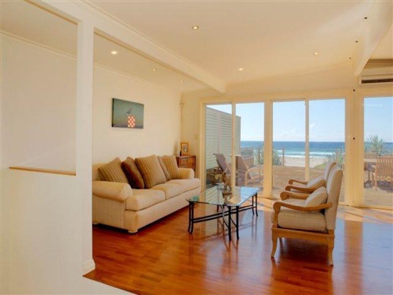 237 Hedges Avenue, Mermaid Beach QLD 4218