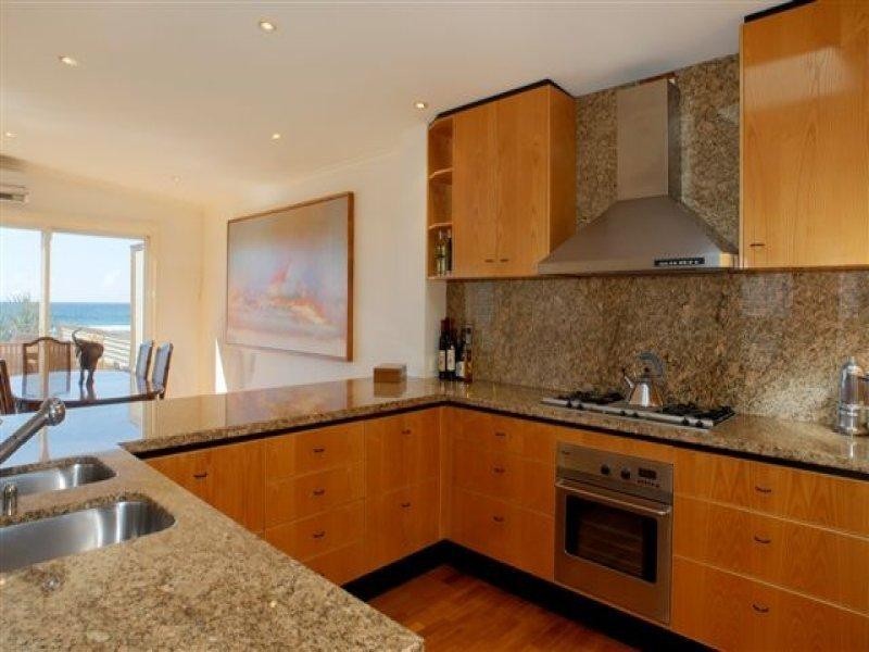 237 Hedges Avenue, Mermaid Beach QLD 4218