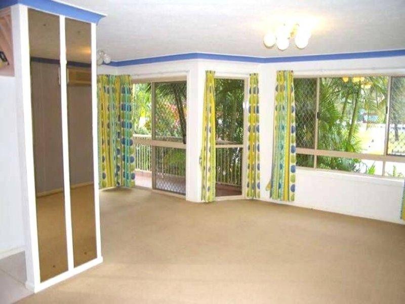 1/76 Sarawak Avenue, Palm Beach QLD 4221