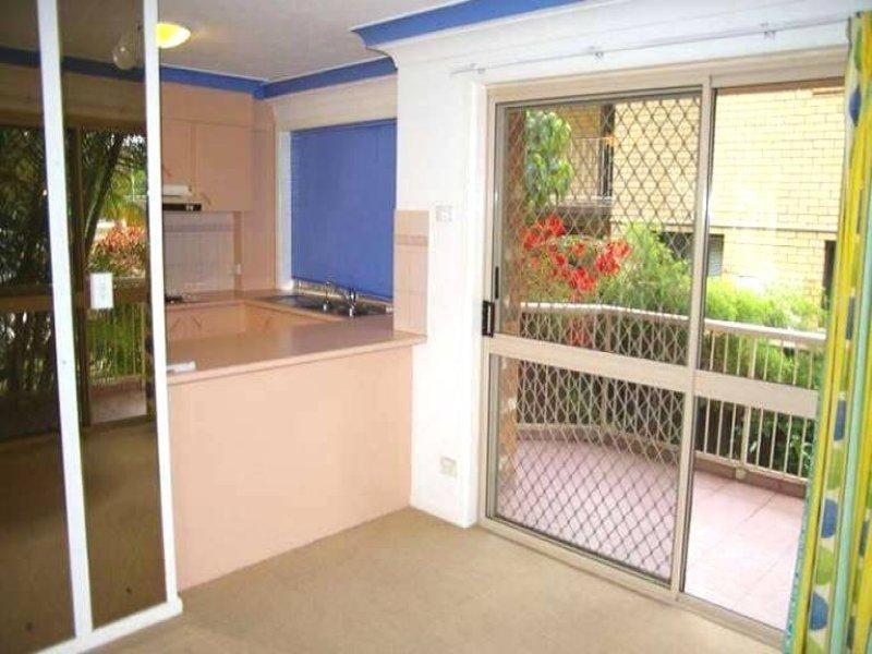 1/76 Sarawak Avenue, Palm Beach QLD 4221
