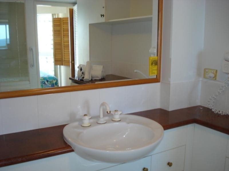 85 “Surf Parade Resort” 218 Surf Parade, Broadbeach QLD 4218