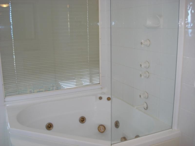 85 “Surf Parade Resort” 218 Surf Parade, Broadbeach QLD 4218