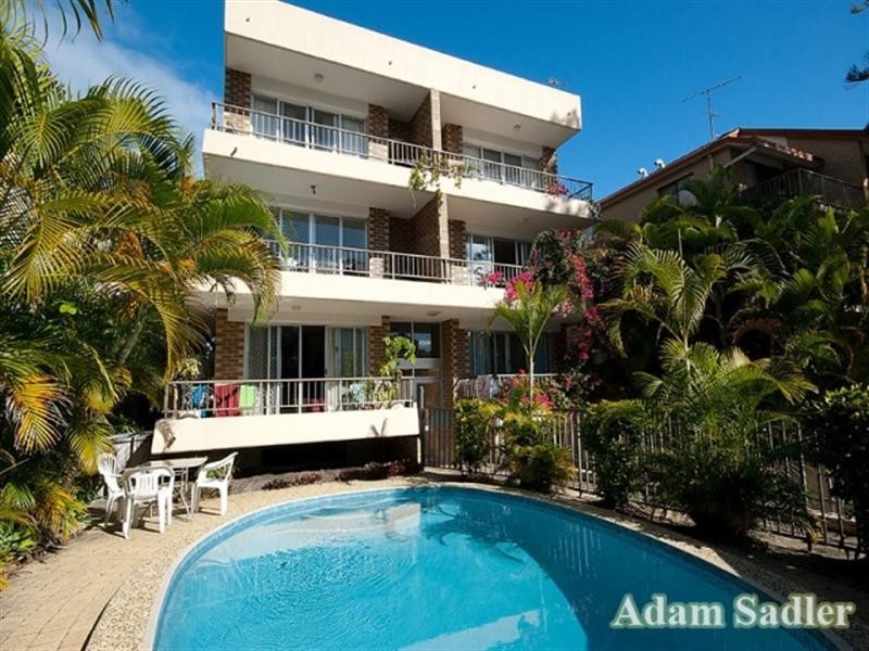 1 ‘Tahoe’, 24 First Avenue, Broadbeach QLD 4218