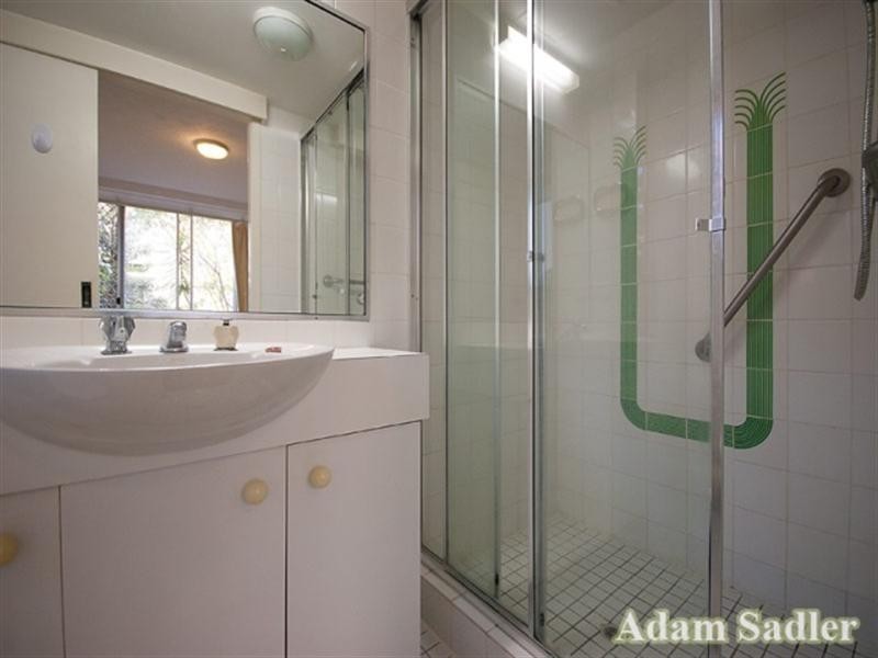 1 ‘Tahoe’, 24 First Avenue, Broadbeach QLD 4218