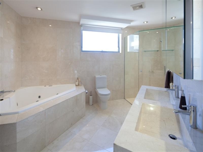 301 ‘Ivory’ 200 The Esplanade, Burleigh Heads QLD 4220