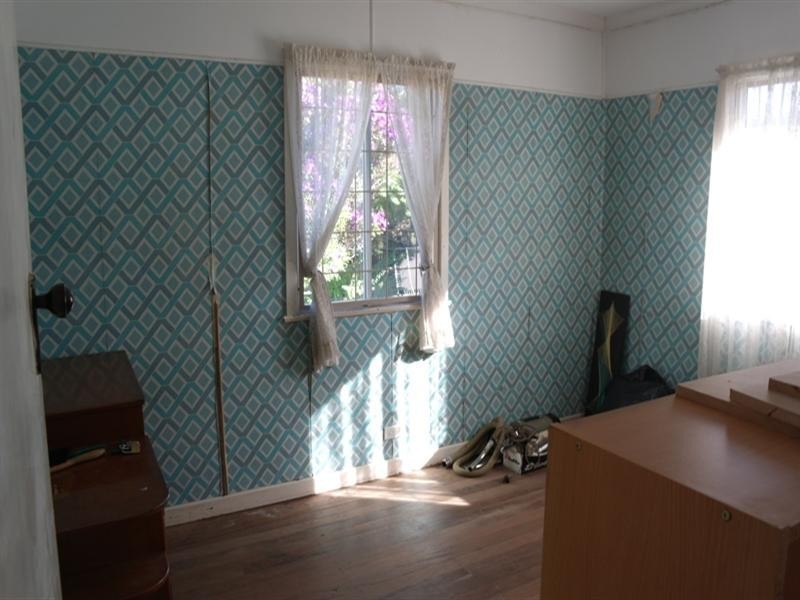 18 First Avenue, Labrador QLD 4215