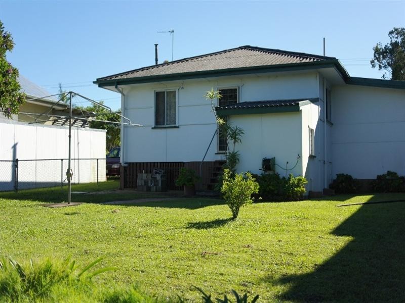 18 First Avenue, Labrador QLD 4215