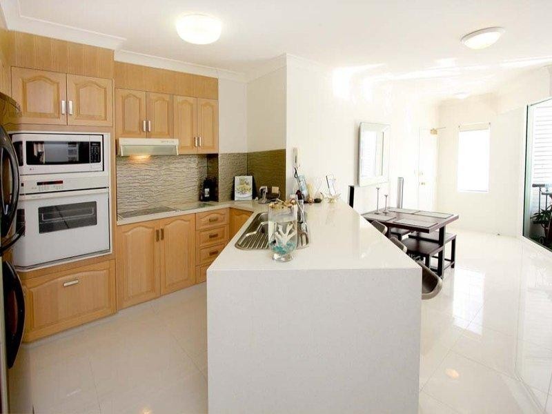 12 ‘Villas De La Plage, 3 Federation Avenue, Broadbeach QLD 4218
