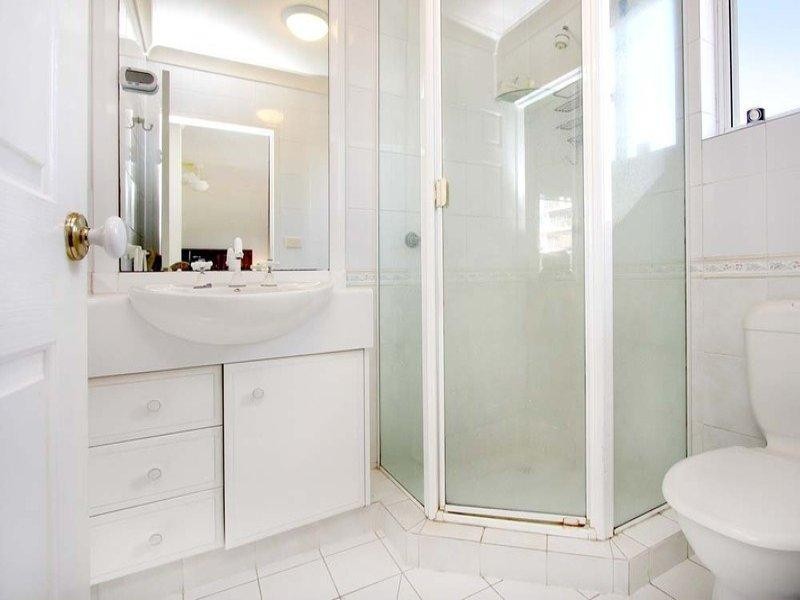 12 ‘Villas De La Plage, 3 Federation Avenue, Broadbeach QLD 4218