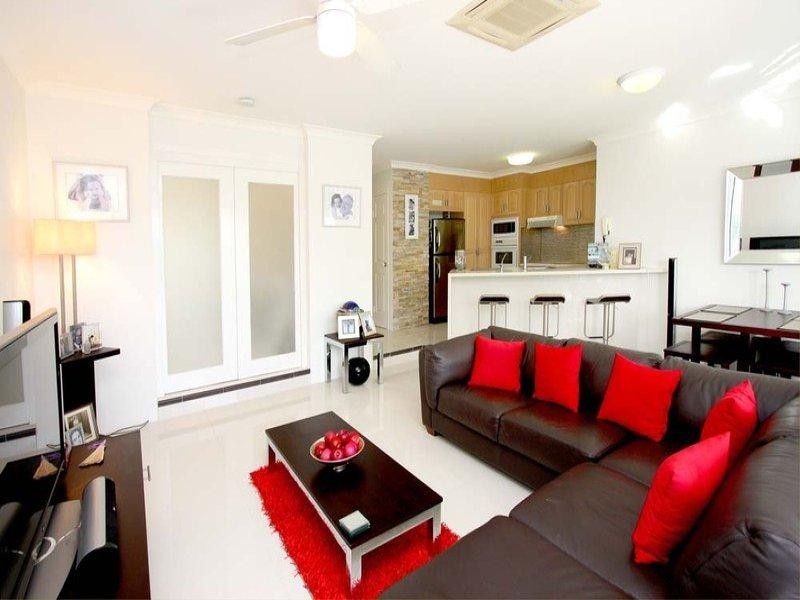 12 ‘Villas De La Plage, 3 Federation Avenue, Broadbeach QLD 4218