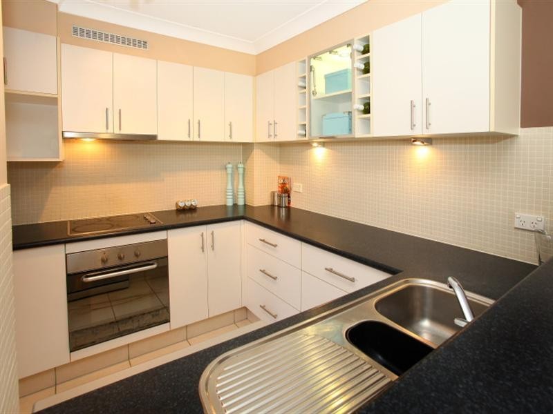 1/16 Stanhill Drive, Surfers Paradise QLD 4217