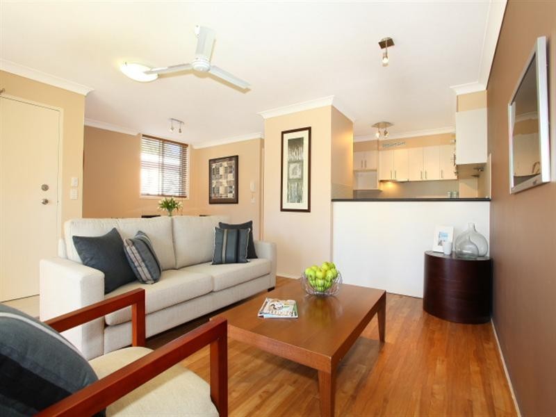 1/16 Stanhill Drive, Surfers Paradise QLD 4217