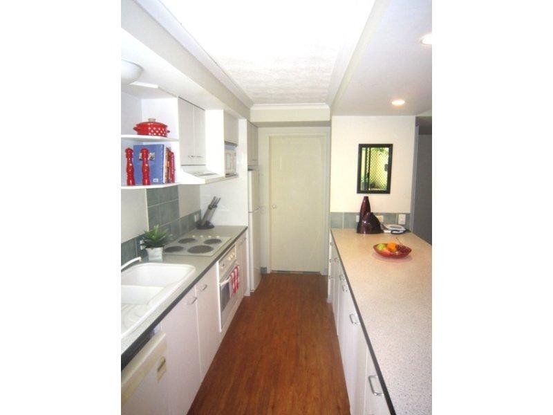 2/33 Australia Avenue, Broadbeach QLD 4218