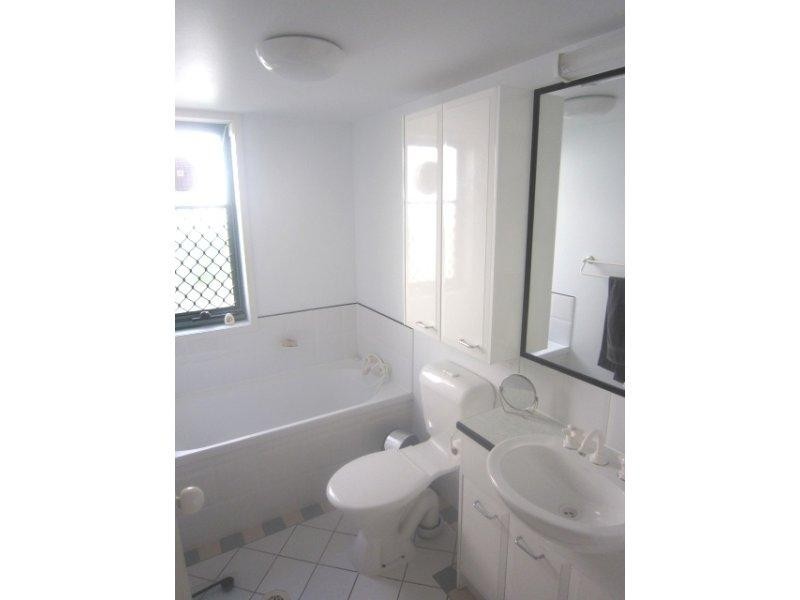 2/33 Australia Avenue, Broadbeach QLD 4218