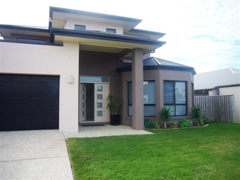 8 Aquarius Street, Reedy Creek QLD 4227
